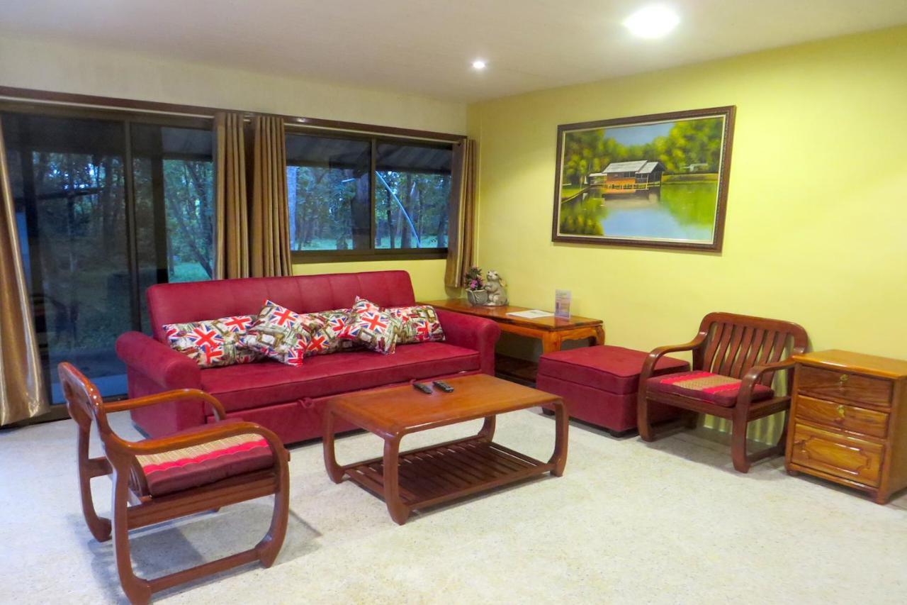 Isaan Perazim Park Hotel Roi Et Exterior foto