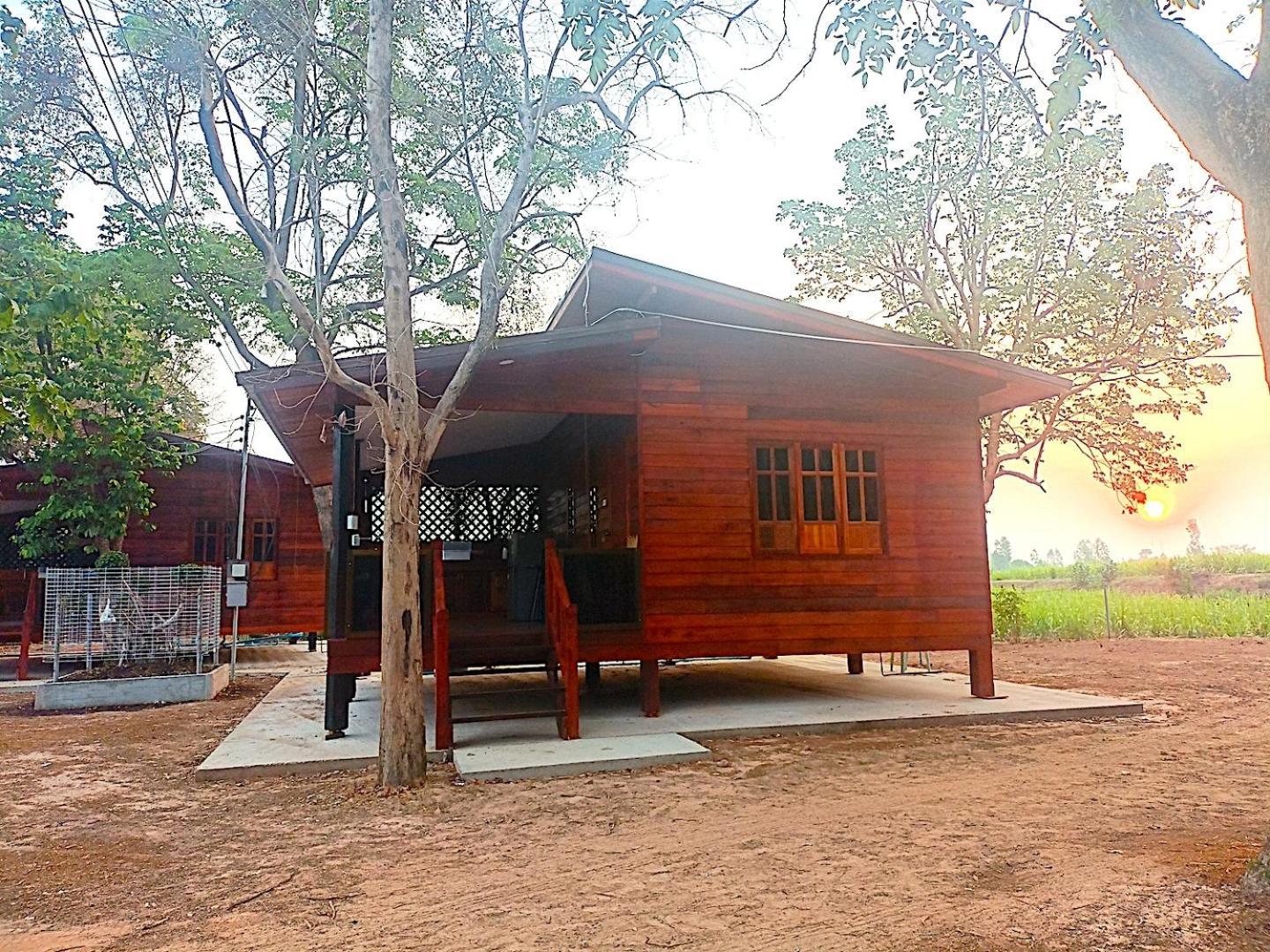 Isaan Perazim Park Hotel Roi Et Exterior foto